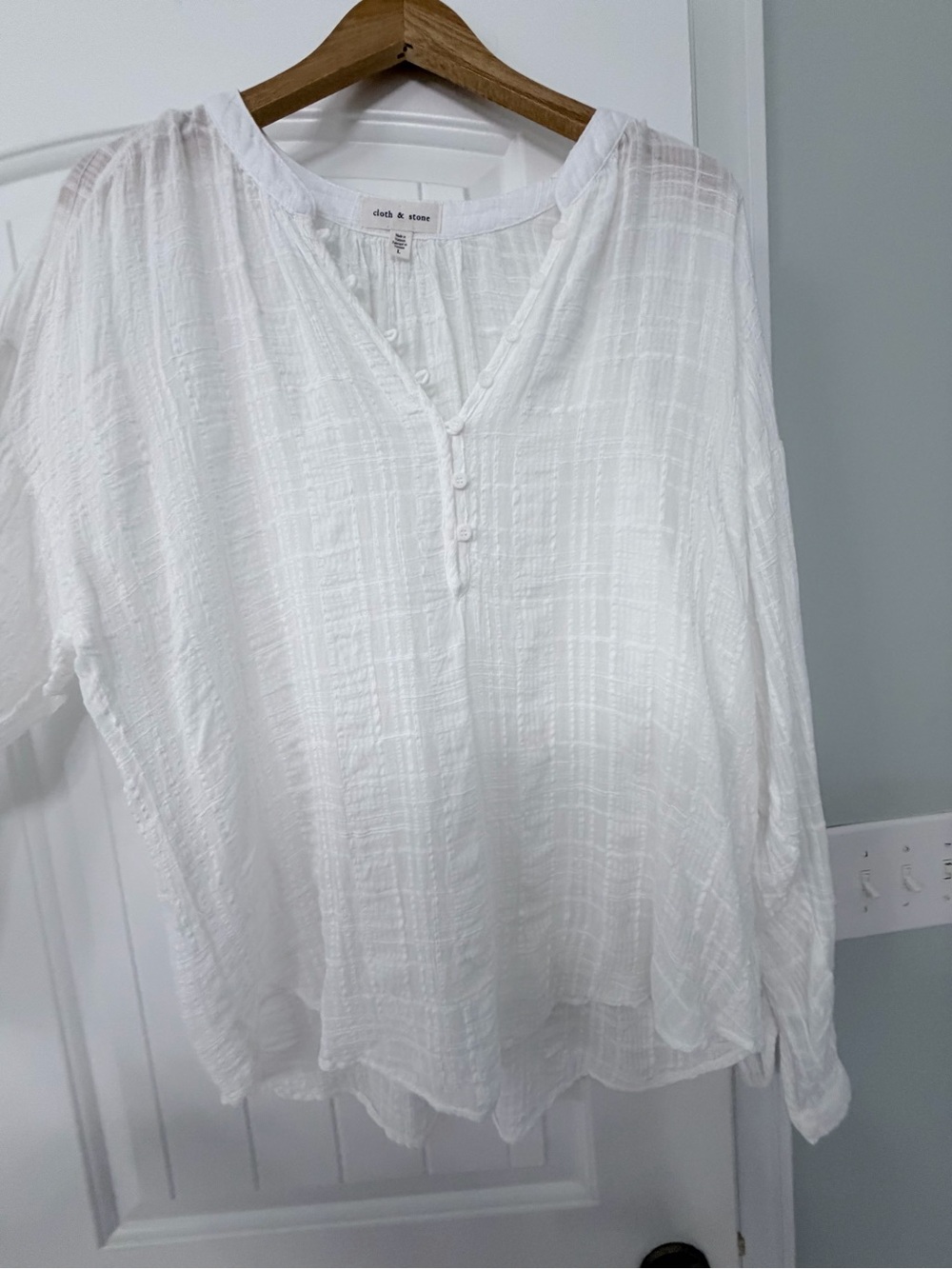 Cloth & Stone White Textured Popover Blouse Size L- Anthropologie - Picture 7 of 7